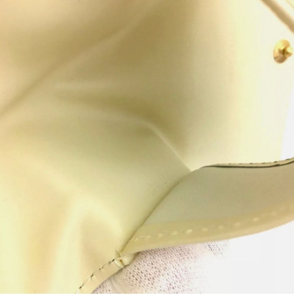 Louis Vuitton White Leather Card Holder - Picture 7 of 7